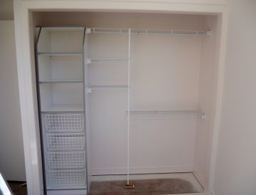Wire shelving 22