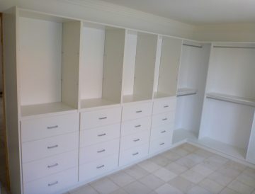 Walk-in Wardrobe white