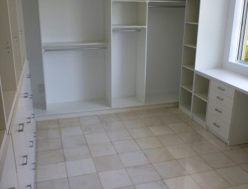 Walk-in Wardrobe white tiles