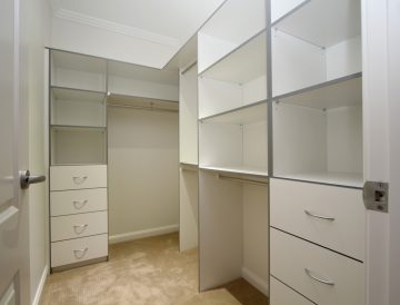 Walk-in Wardrobe