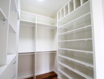 Walk-in Wardrobe white