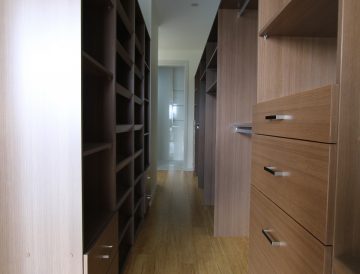 Timbergrain Walk-in Robe 38